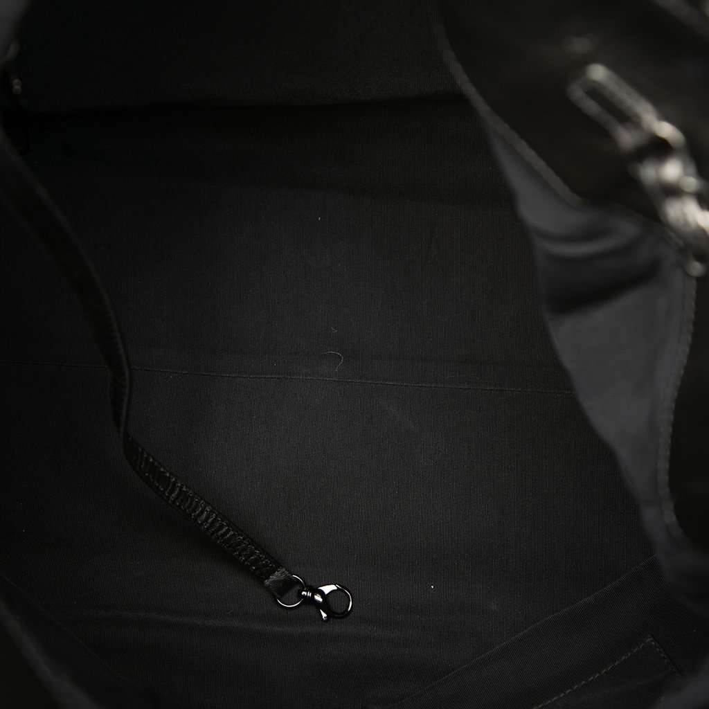 Chanel Large Glazed Calfskin Quilted Chain Me Tote Black Leather Very good condition - Model View