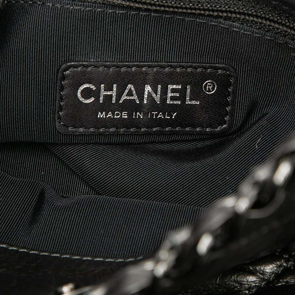Chanel Large Glazed Calfskin Quilted Chain Me Tote Black Leather Very good condition - Box View