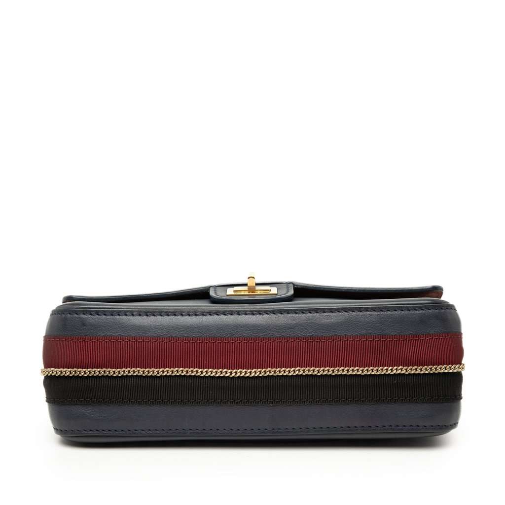 Chanel Calfskin Reissue 2.55 Medallion Nude Double Flap 225 Blue Leather Very good - Inside View
