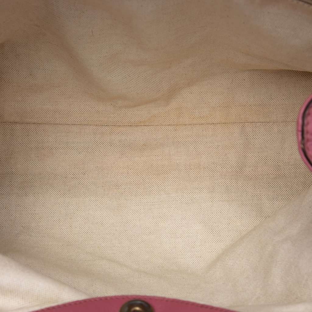 Gucci Medium GG Canvas Sukey Tote Beige Very good - Model View