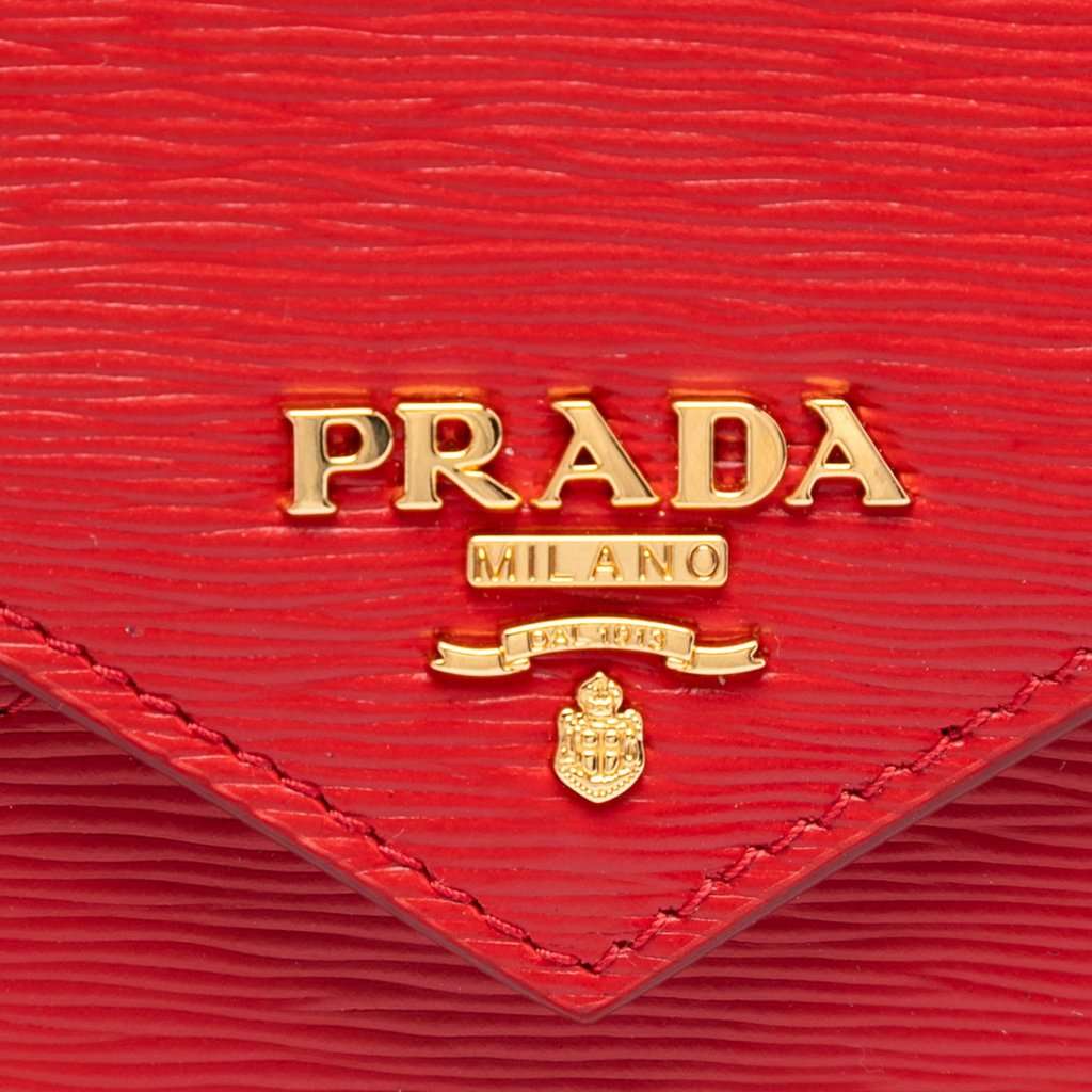 Prada Vitello Move Envelope Clutch Red Leather Very good condition - Box View