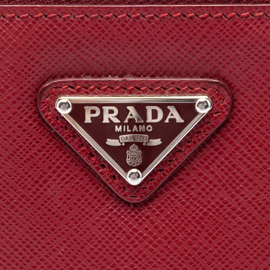 Prada Saffiano Clutch Red Leather Very good condition - Box View