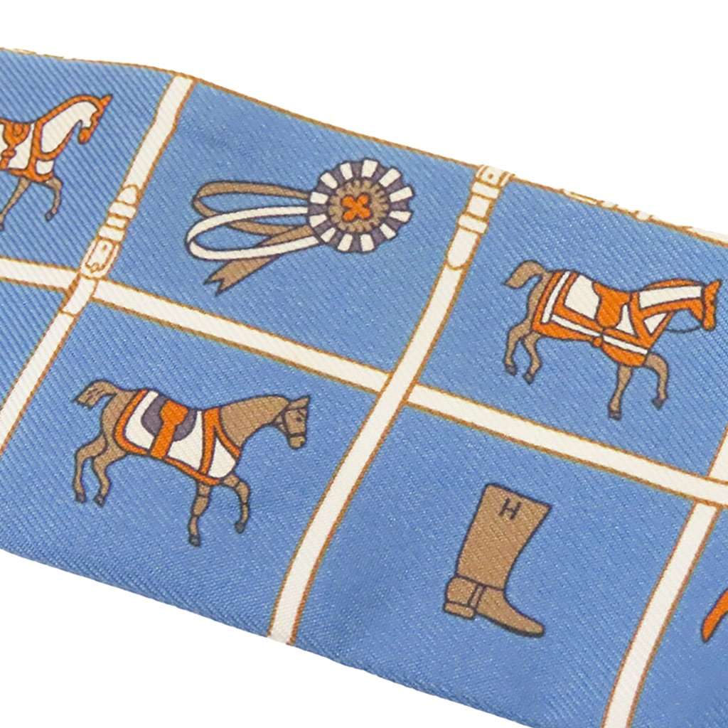 Hermès Couvertures Et Tenues De Jour Twilly Silk Scarf Blue Very good condition - Model View