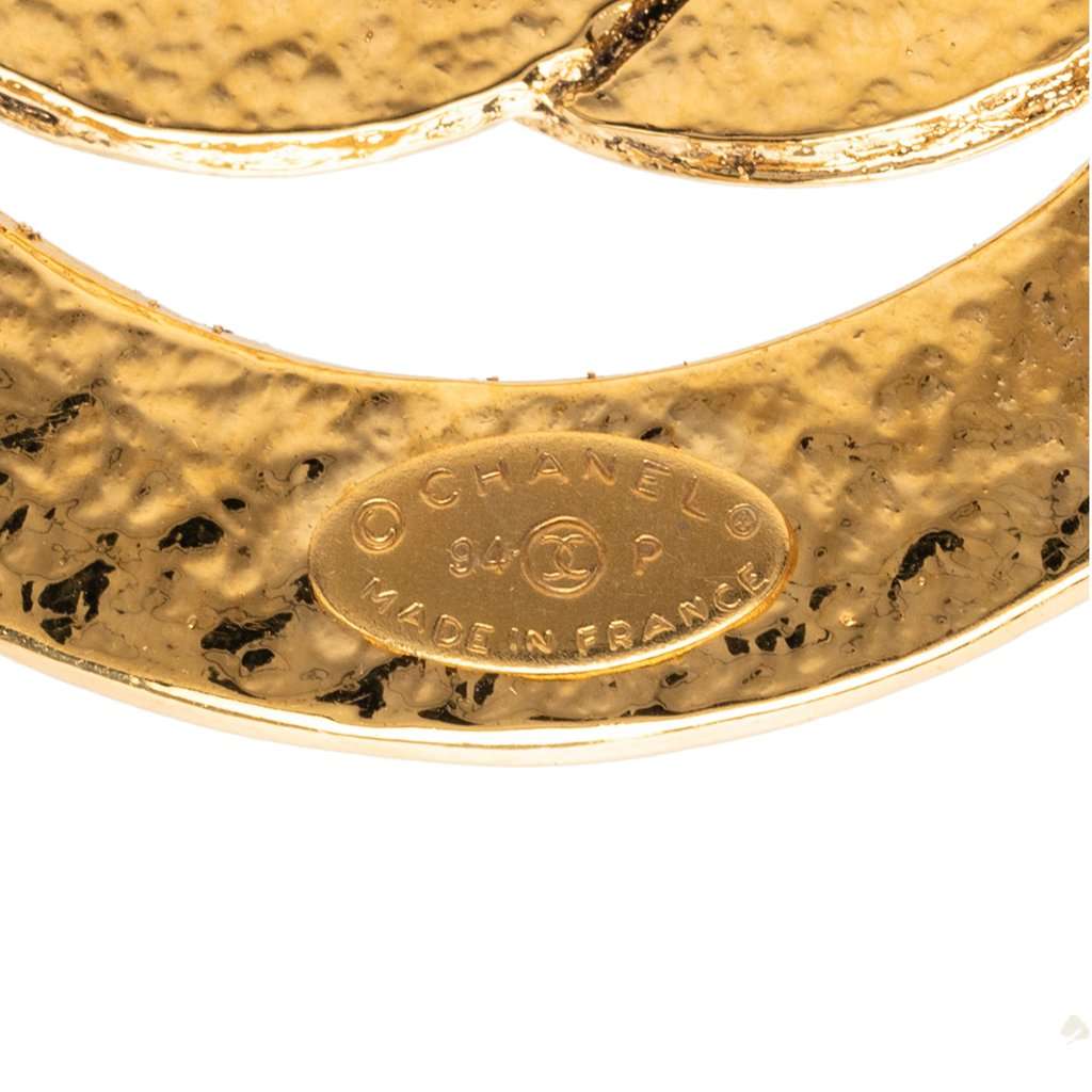 Chanel CC Gold Plated Cut Out Round Brooch Gold Metal Very good condition - Inside View