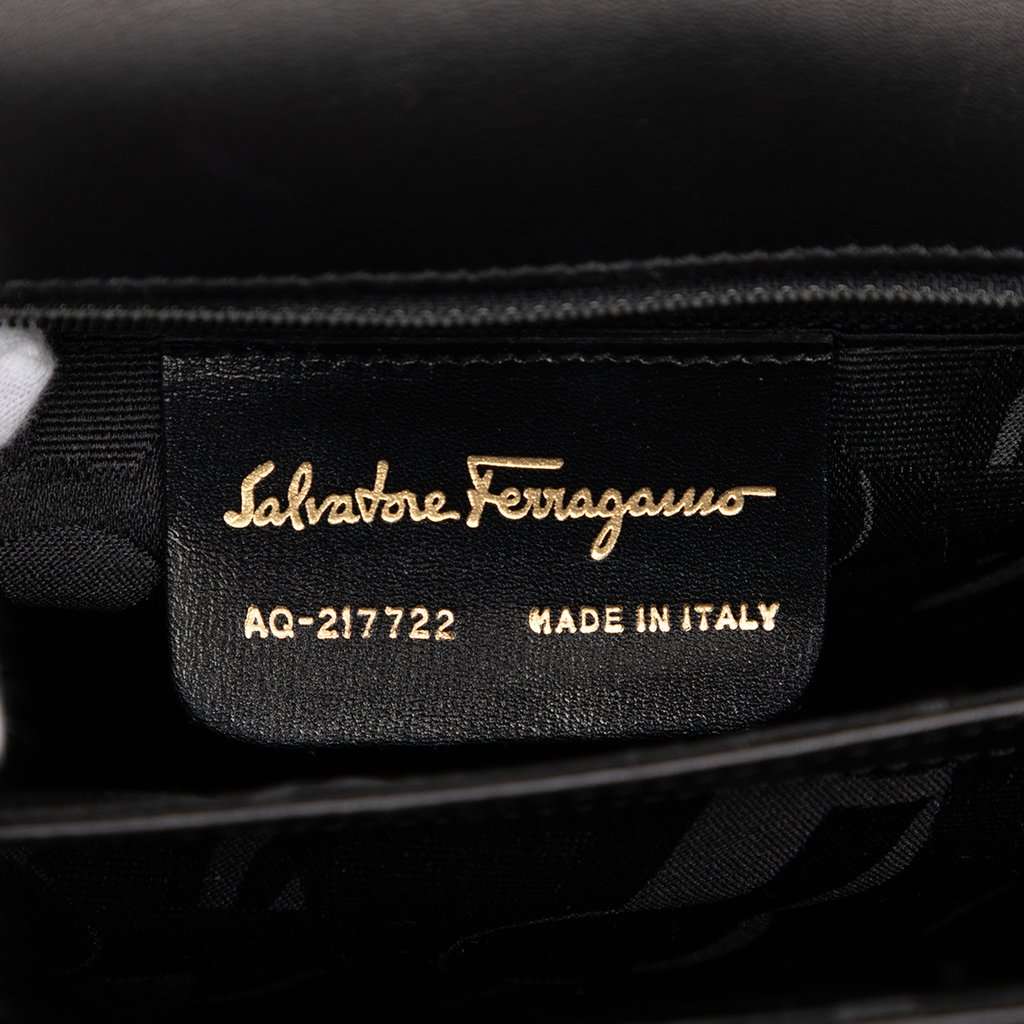Salvatore Ferragamo Leather Wooden Gancini Shoulder Bag Black Leather Very good condition - Box View
