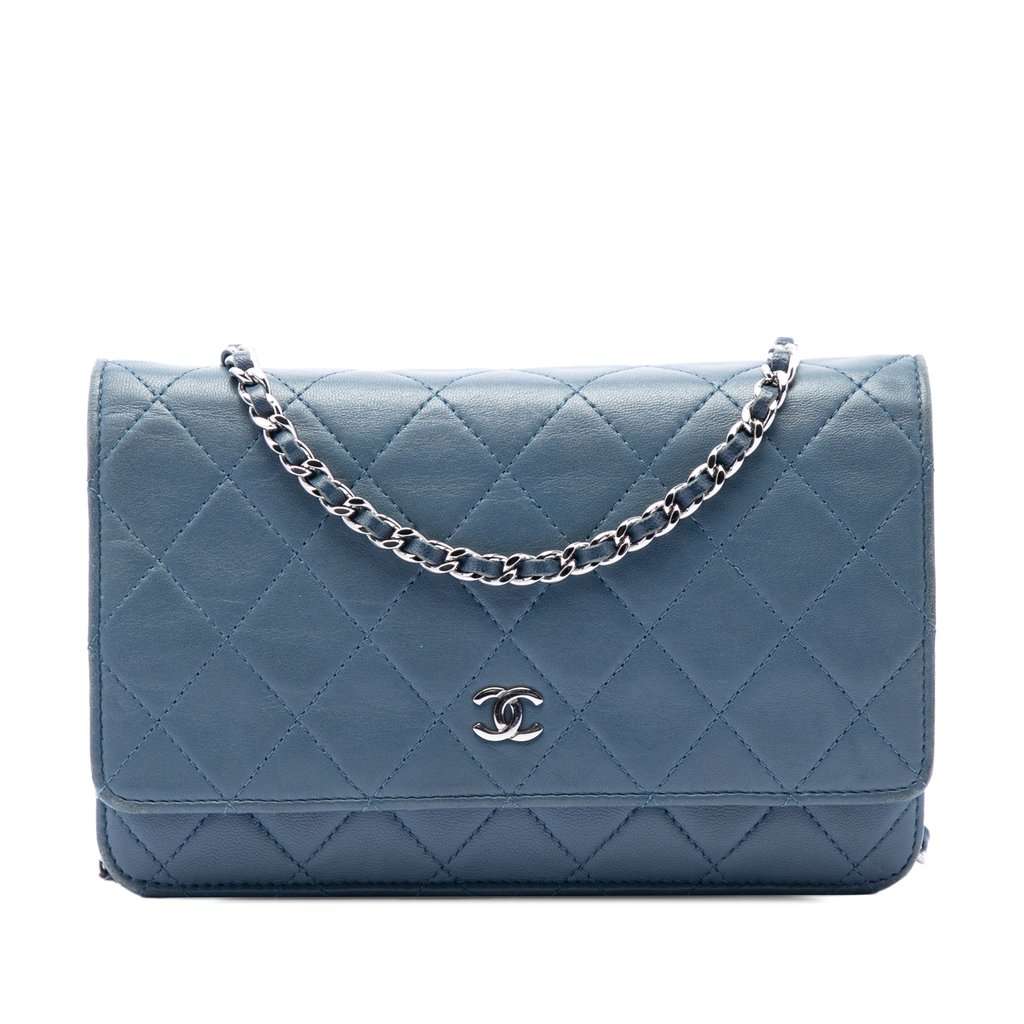 Chanel CC Quilted Lambskin Wallet On Chain Blue Leather Very good condition - Front View