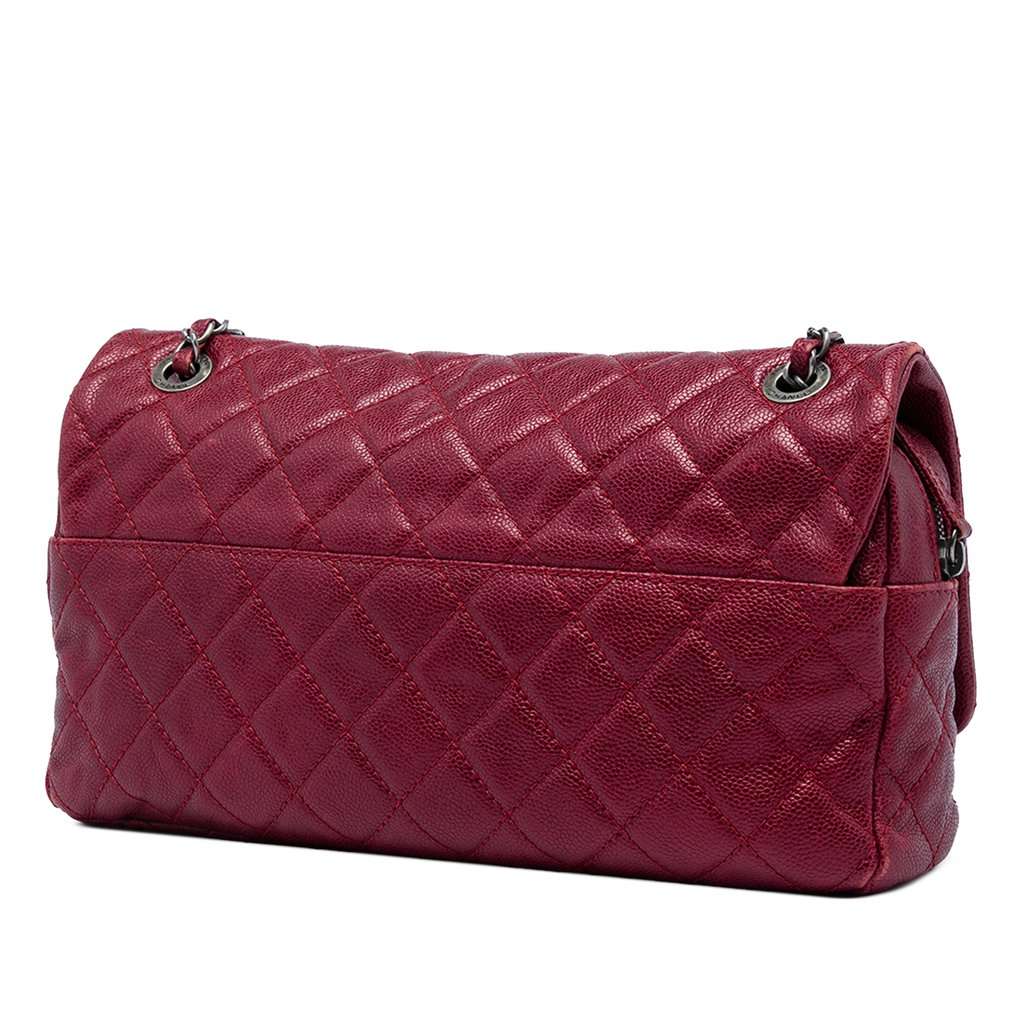 Chanel Jumbo Quilted Iridescent Caviar Easy Flap Red Leather Very good condition - Back View