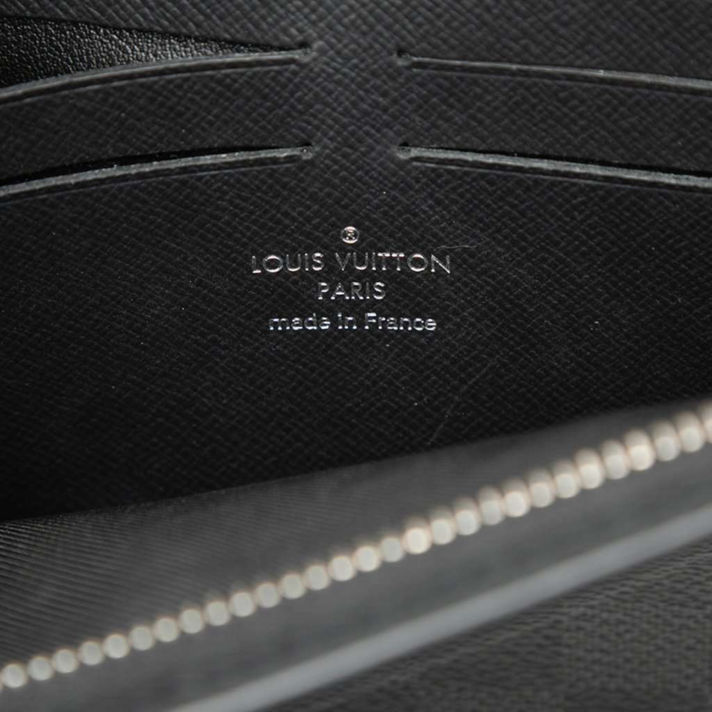 Louis Vuitton Damier Graphite Pochette Voyage MM Black Very good - Box View