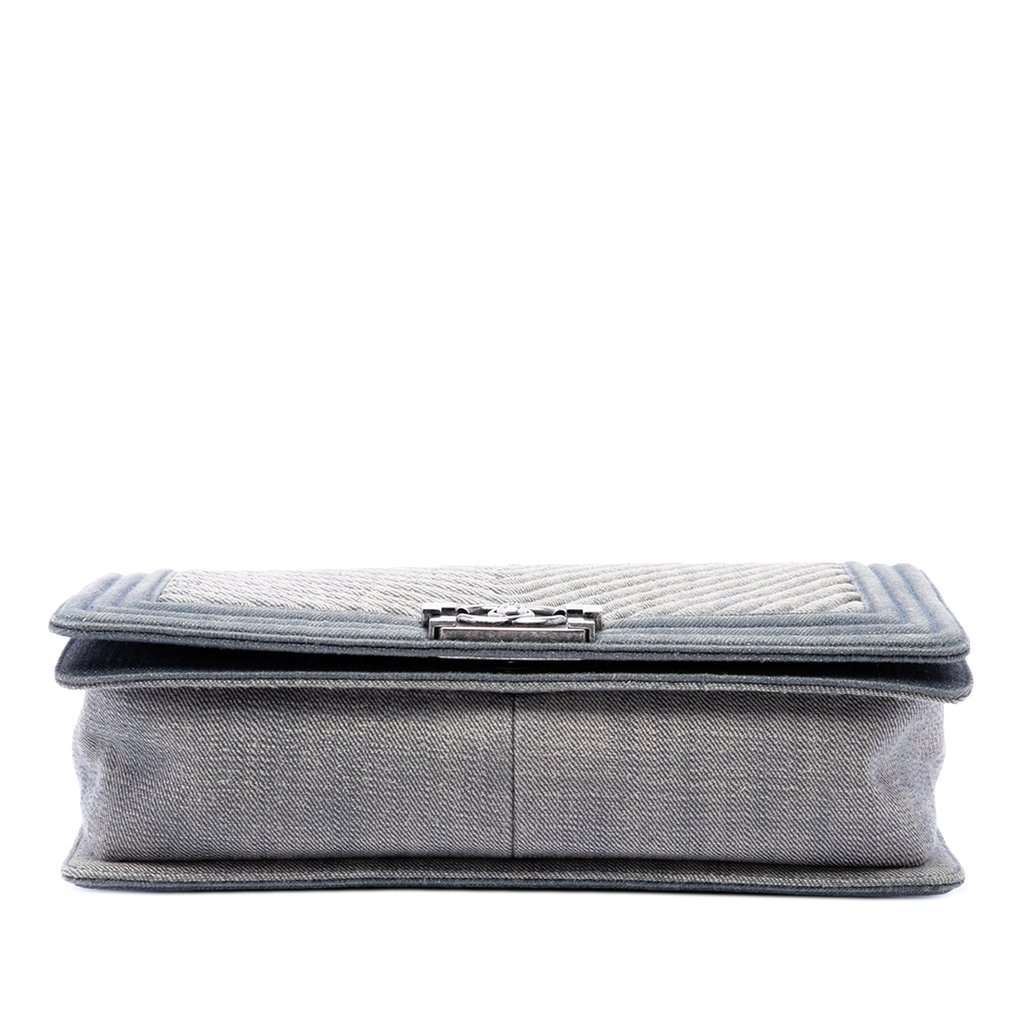 Chanel Old Medium Chevron Denim Boy Flap Blue Very good condition - Inside View