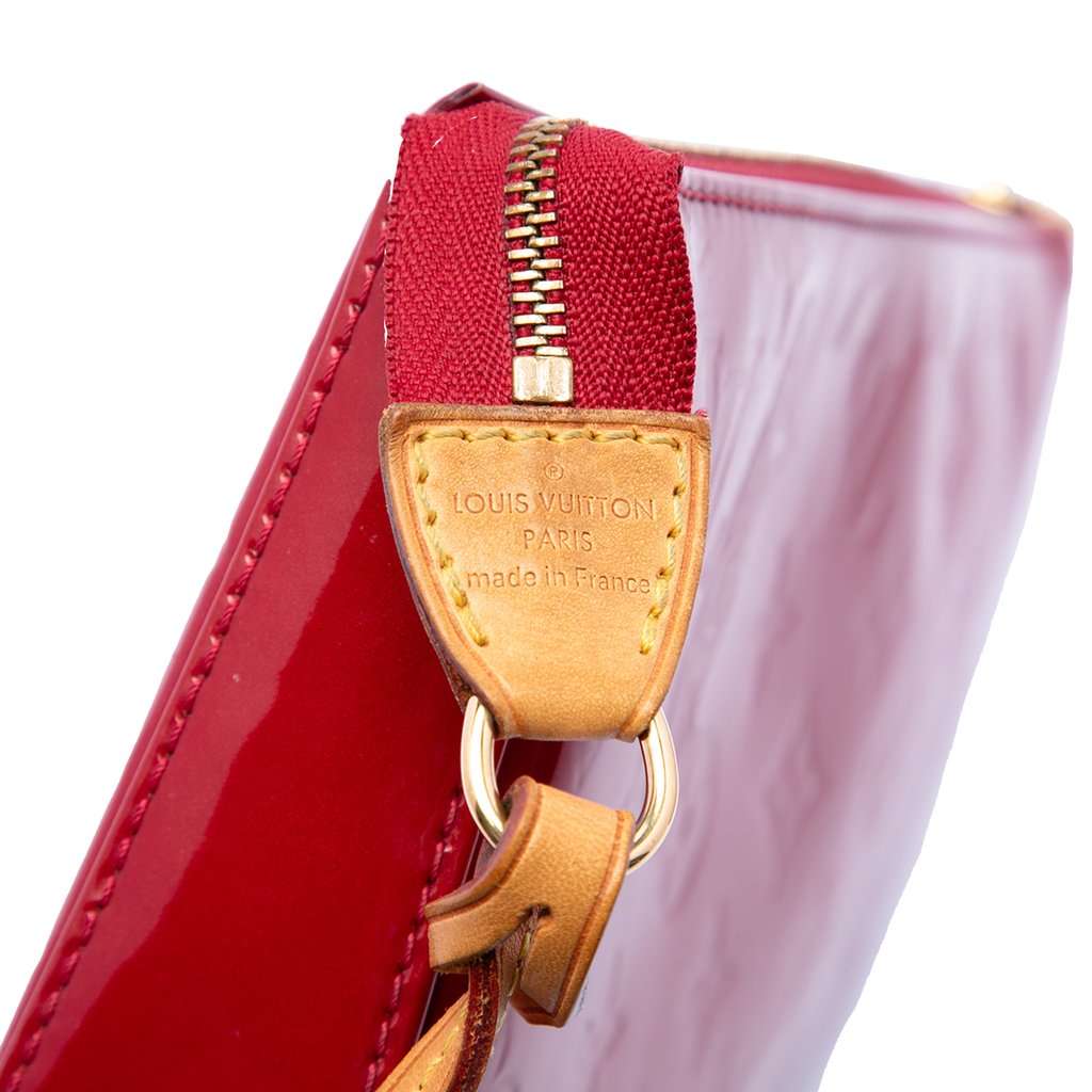 Louis Vuitton Monogram Vernis Pochette Accessoires Red Leather Very good condition - Box View