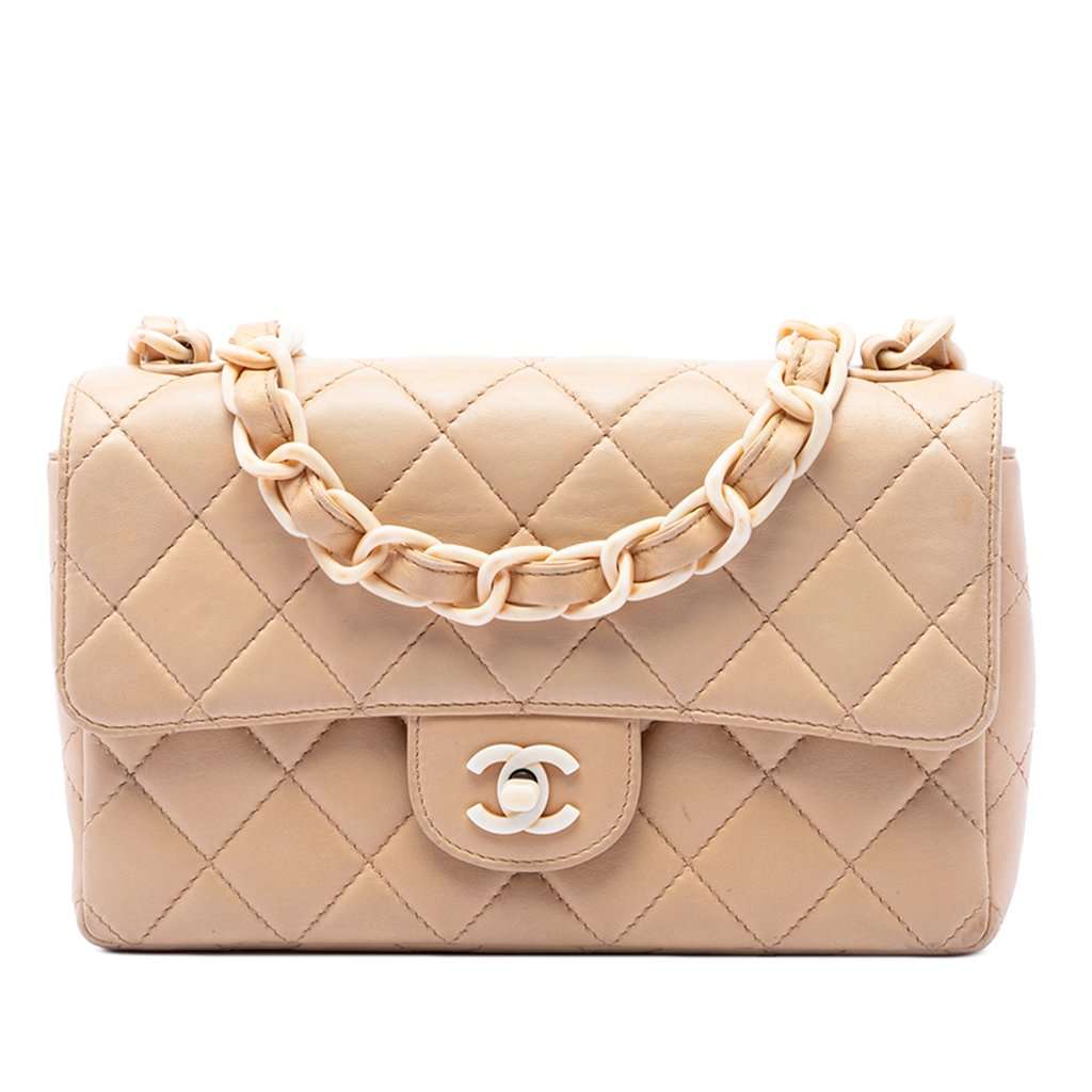 Chanel CC Quilted Lambskin Resin Chain Single Flap Beige Leather Very good condition - Front View