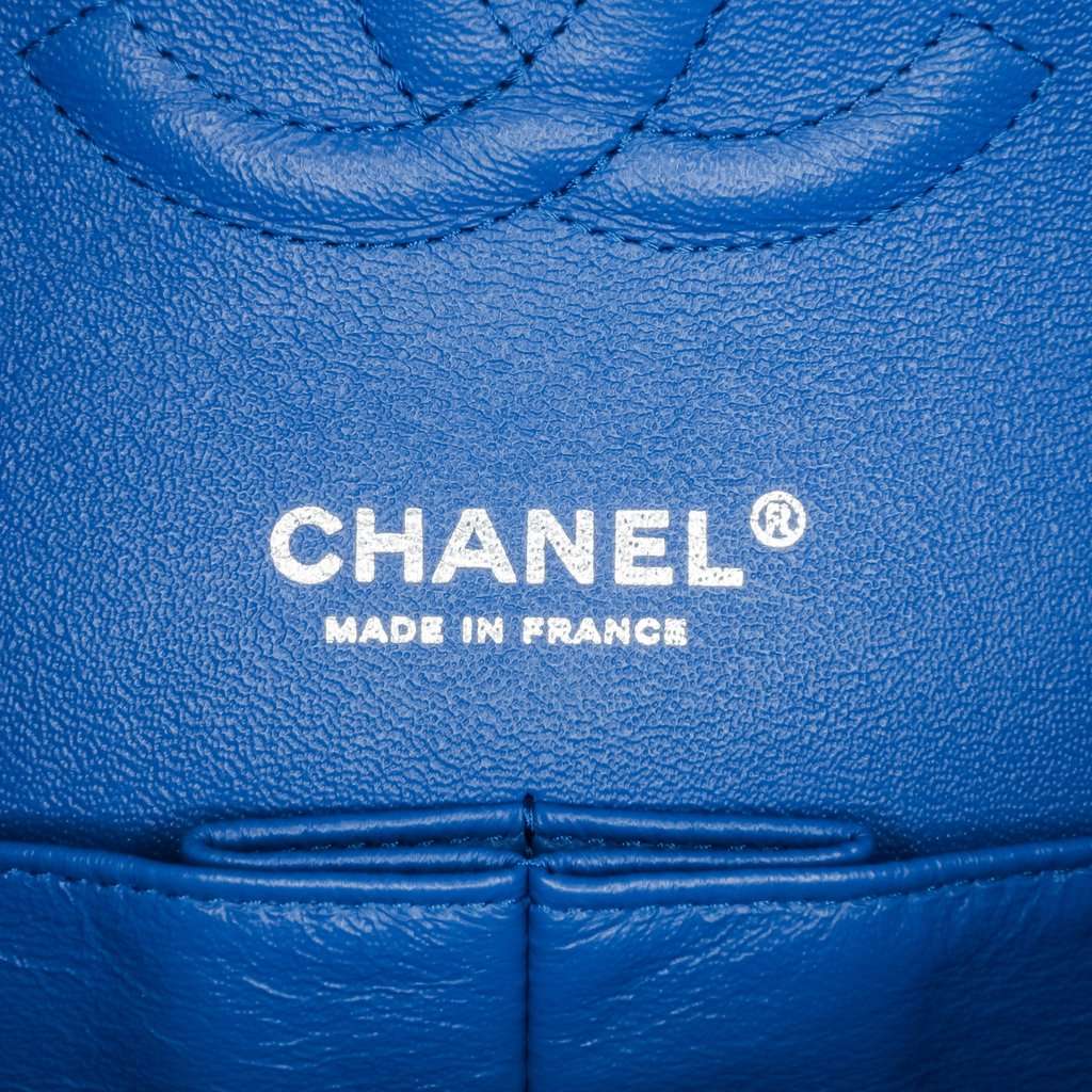 Chanel Medium Classic Chevron Caviar Double Flap Blue Leather Very good condition - Box View