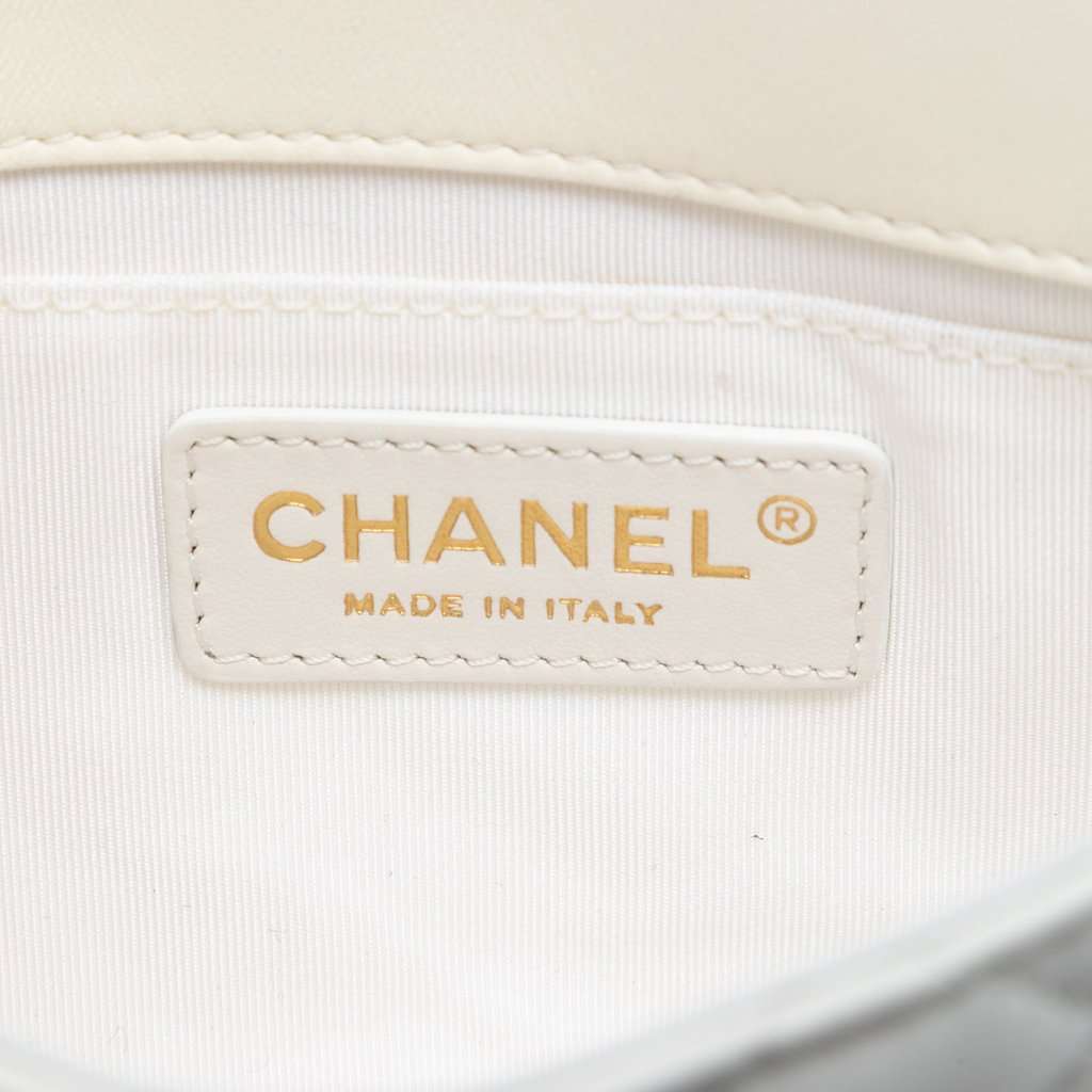 Chanel CC Quilted Lambskin Side Packs Flap White Leather Very good condition - Box View