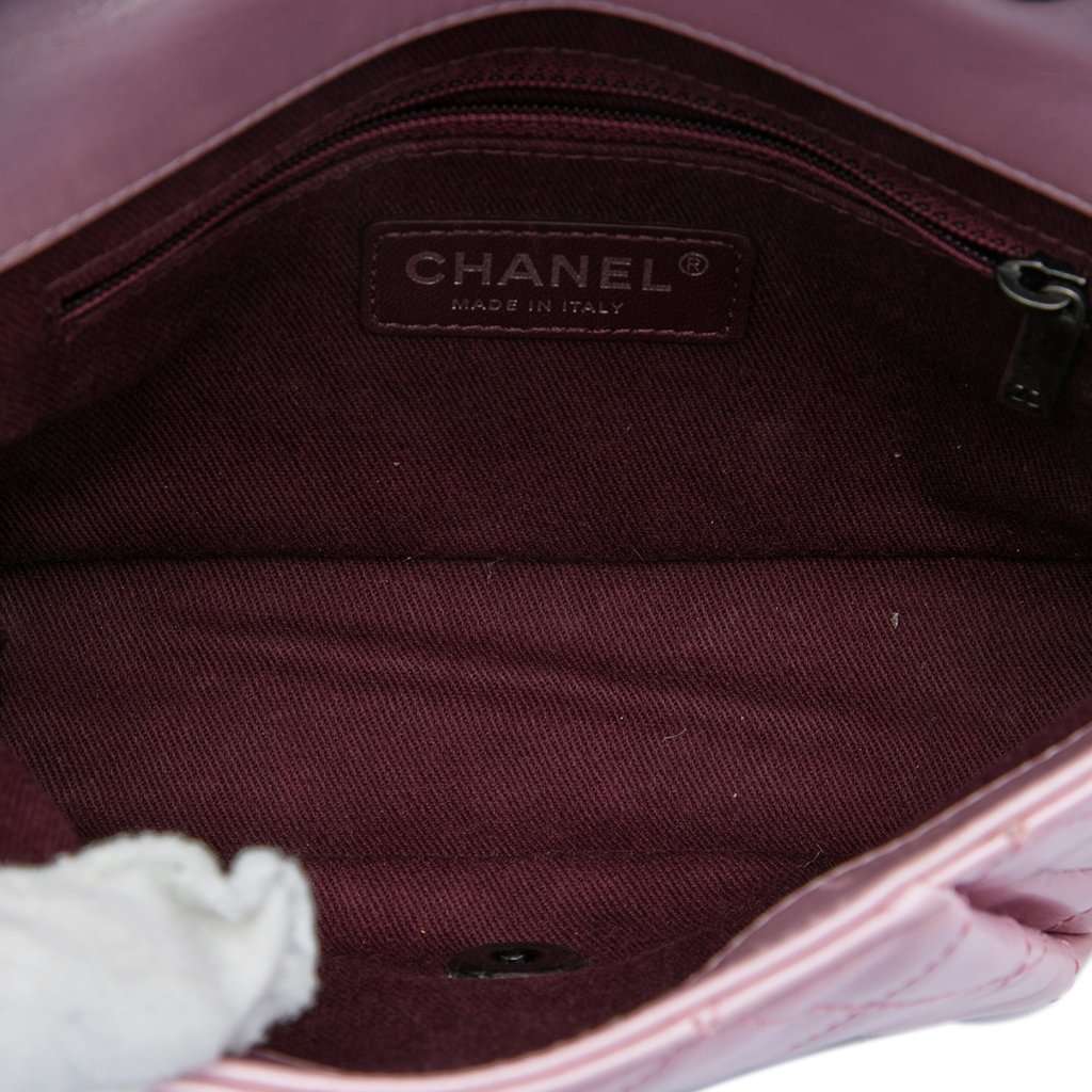 Chanel Mini Quilted Metallic Calfskin Coco Pleats Chain Flap Pink Leather Very good condition - Model View