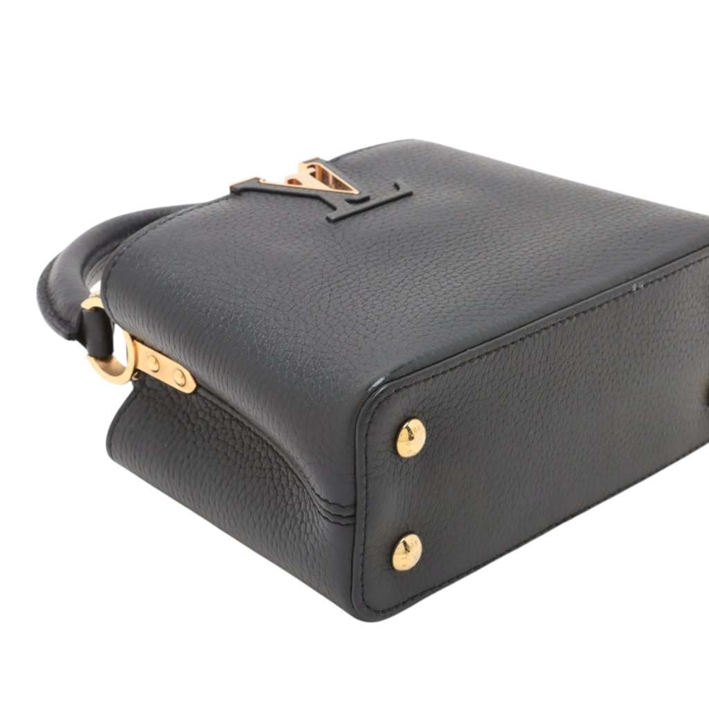 Louis Vuitton Taurillon Mini Capucines Black Leather Very good condition - Inside View