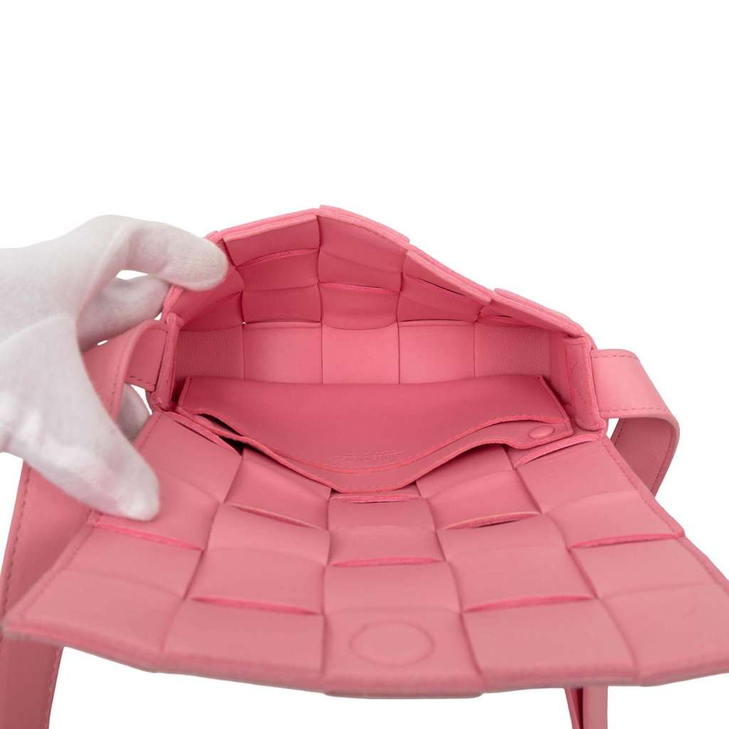 Bottega Veneta Small Nappa Intrecciato Cassette Crossbody Pink Leather Very good condition - Model View