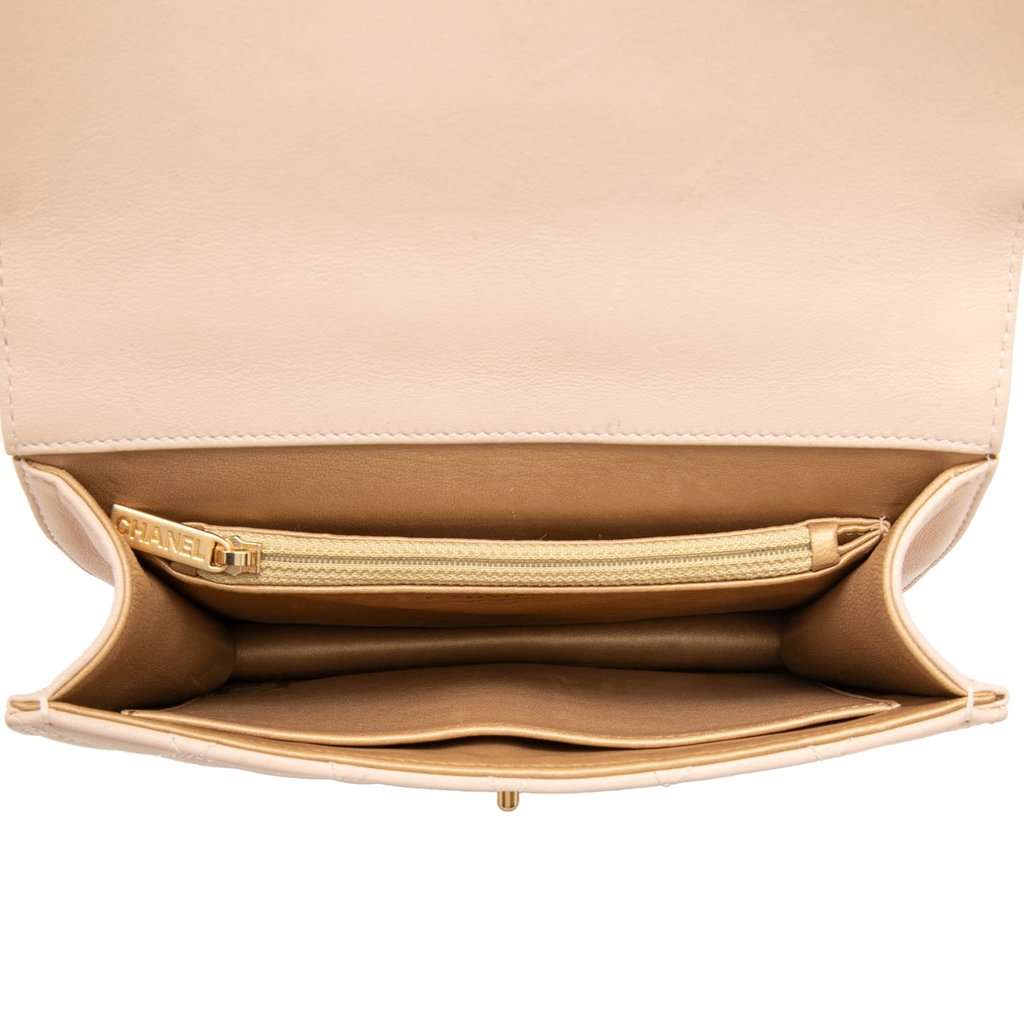 Chanel Small Quilted Lambskin Chic Pearls Flap Beige Leather Very good condition - Model View