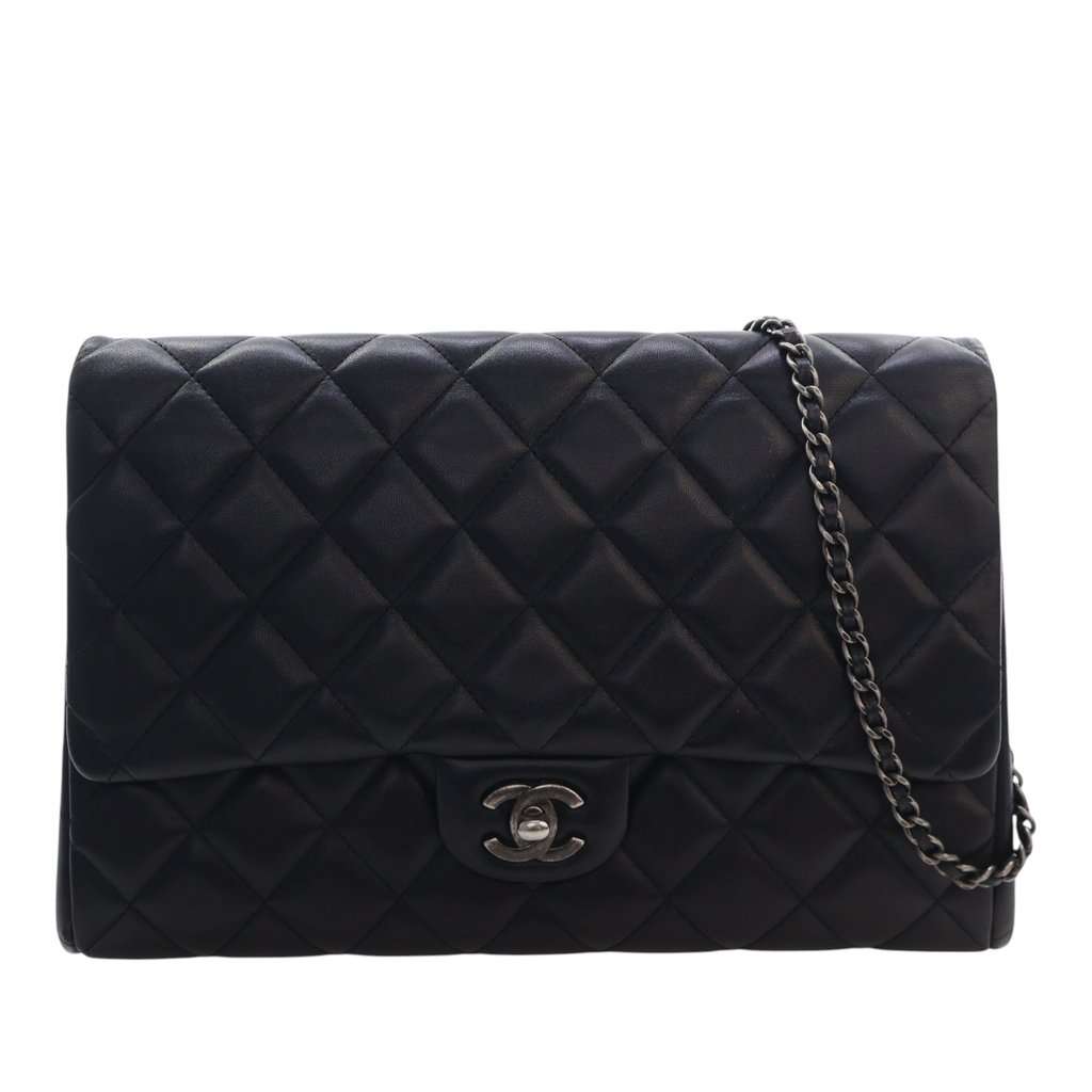 Chanel CC Quilted Lambskin Flap Clutch with Chain Black Leather Very good - Front View