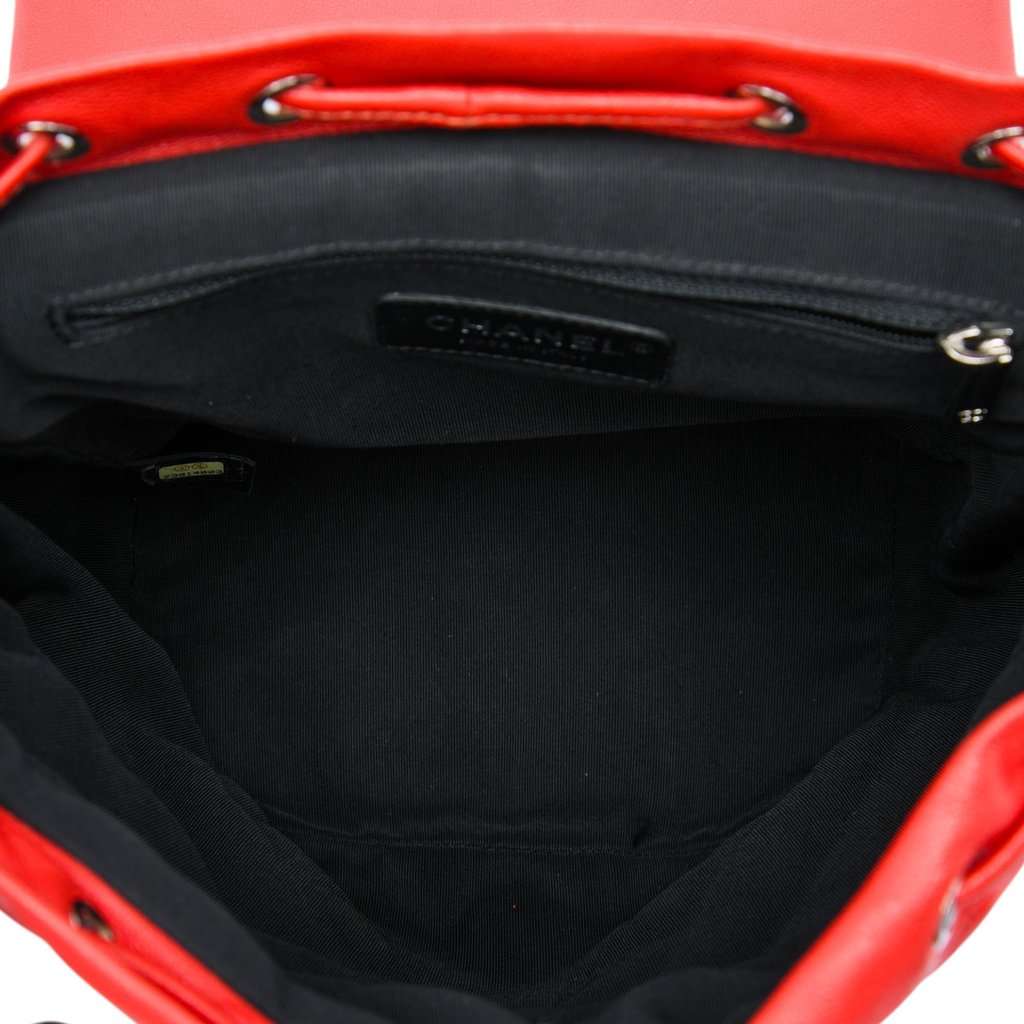 Chanel Small Lambskin Cuba Color Urban Spirit Backpack Red Leather Very good condition - Model View