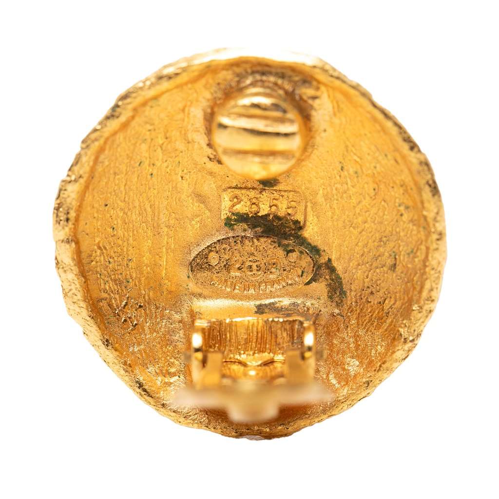 Chanel CC Gold Plated Textured Round Clip On Earrings Gold Metal Very good condition - Inside View