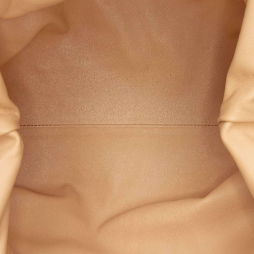 Bottega Veneta Teen Lambskin Pouch Beige Leather Very good condition - Model View