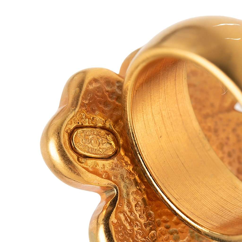Chanel CC Gold Plated Resin Clover Ring Gold Metal Very good - Model View