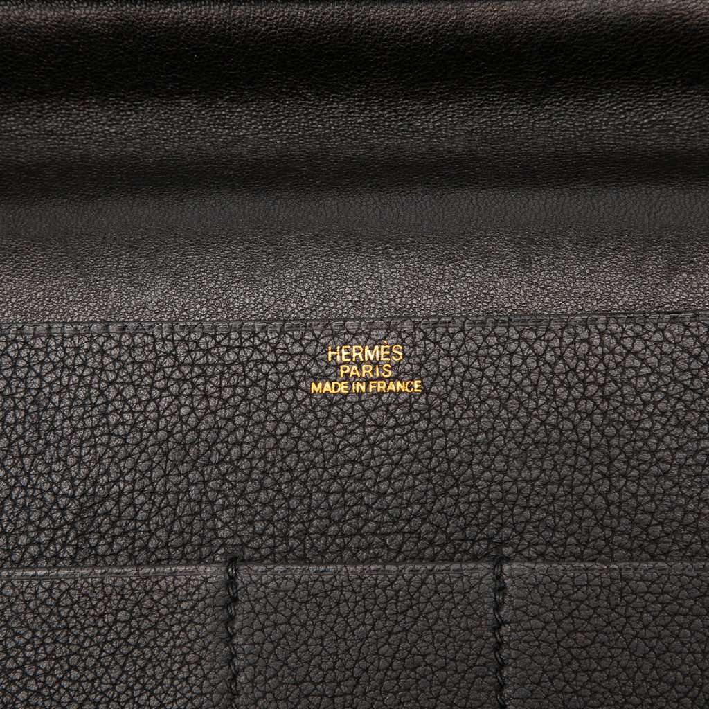 Hermès Leather Bifold Passport Holder Black Leather Very good condition - Box View