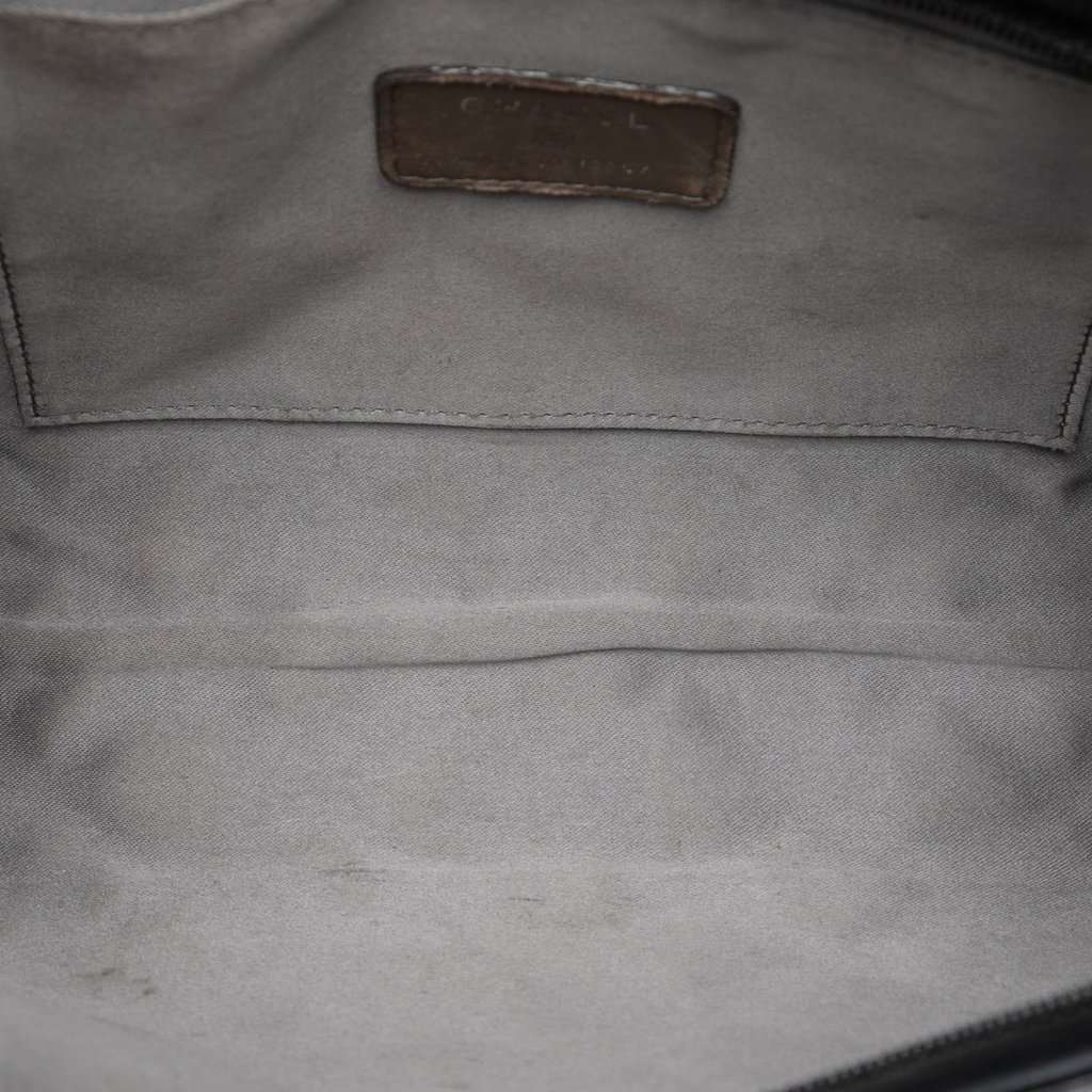 Chanel Quilted Patent Embossed Lucky Symbols Pochette Black Leather Very good condition - Model View