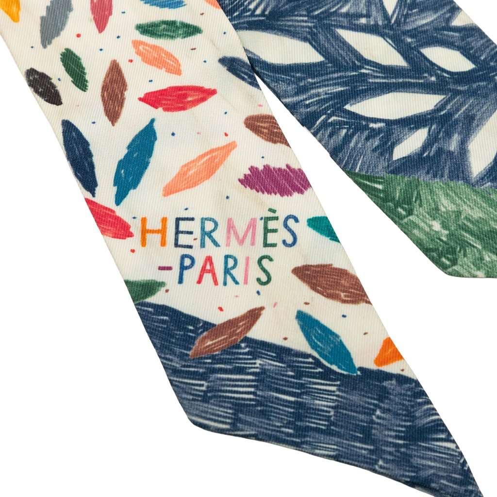 Hermès Chacun Fait Son Nid Silk Twilly Scarf Blue Very good condition - Back View