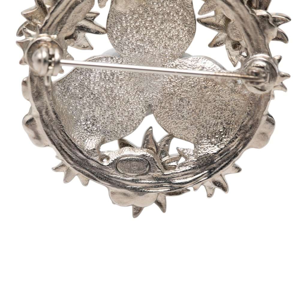 Chanel CC Enamel and Brass Salzbur Camellia Shield Pin Brooch Silver Very good condition - Inside View