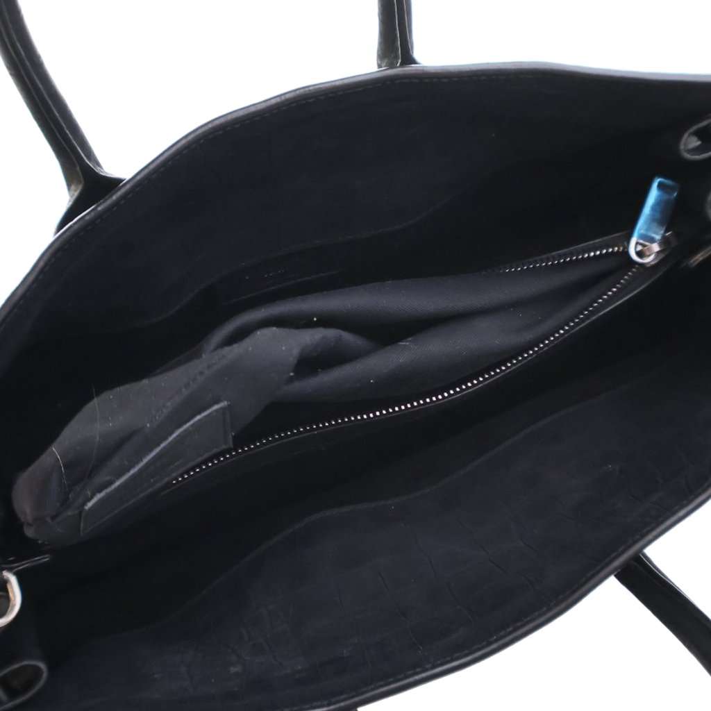Saint Laurent Small Croc Embossed Suede Sac De Jour Satchel Black Leather Very good condition - Model View