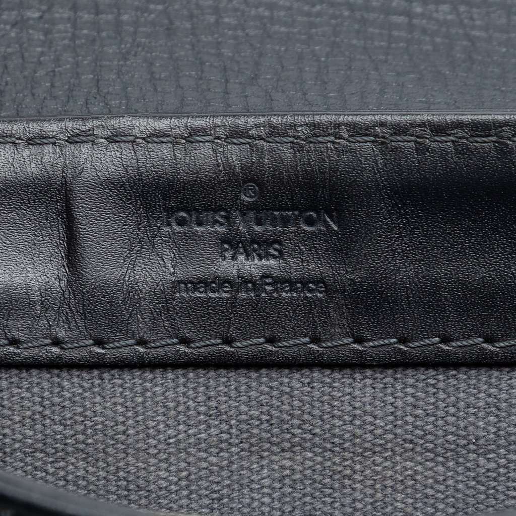 Louis Vuitton Utah Yuma Black Leather Very good condition - Box View