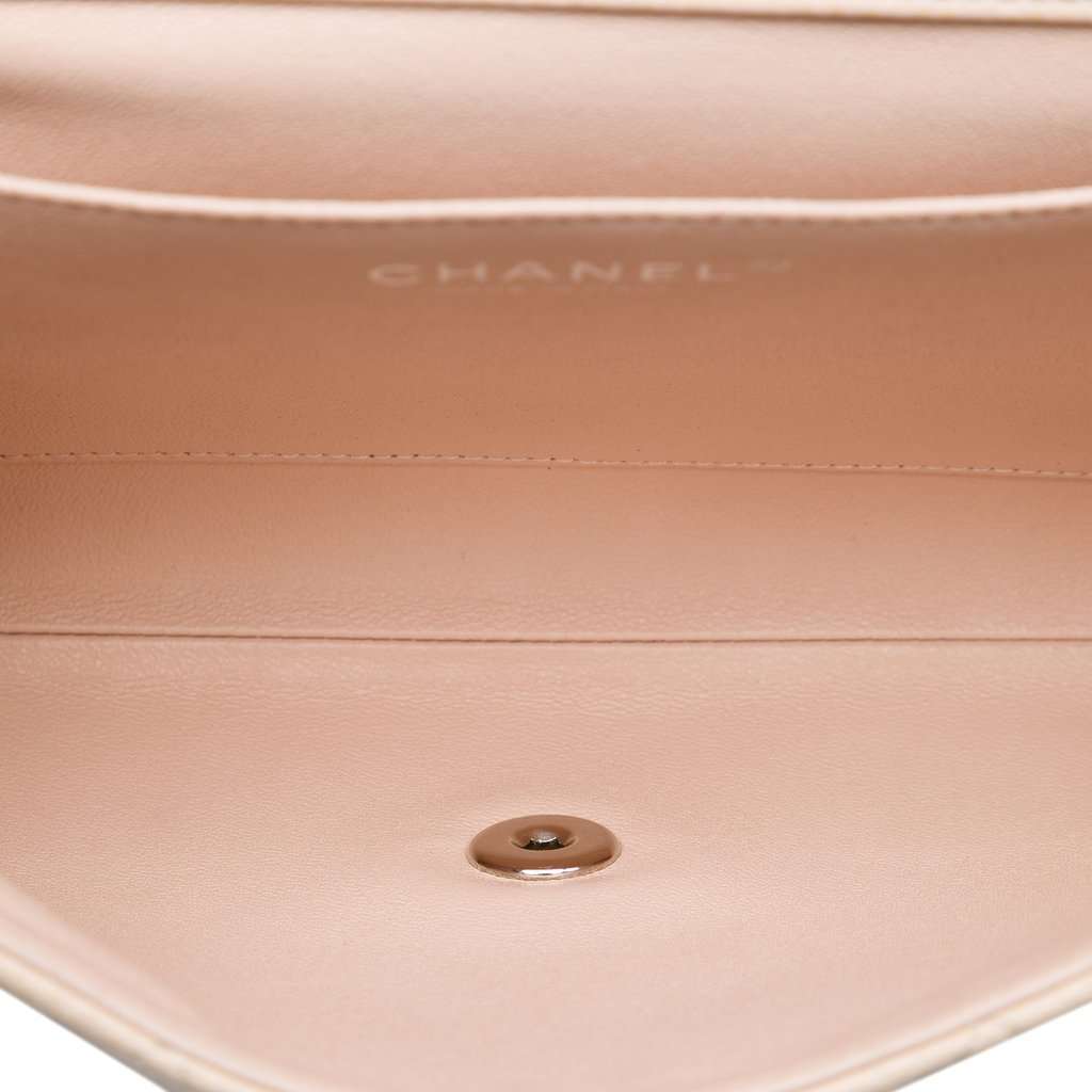 Chanel Quilted Caviar Flap Clutch with Chain Brown Leather Very good - Model View