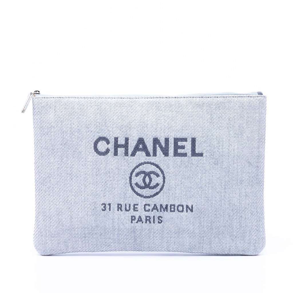 Chanel Large Canvas Deauville O Case Clutch Blue Very good - Front View