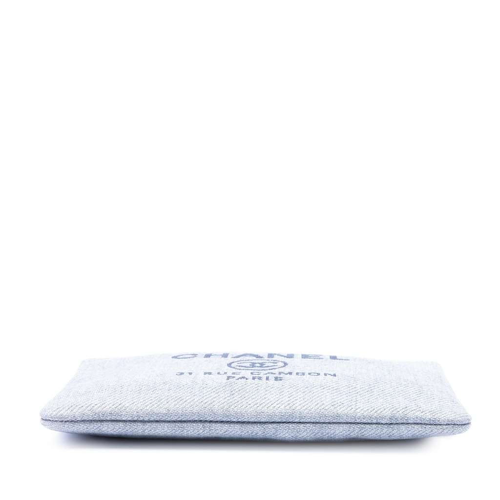 Chanel Large Canvas Deauville O Case Clutch Blue Very good - Inside View