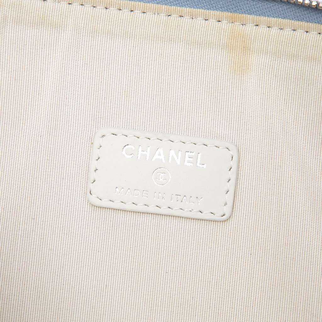 Chanel Large Canvas Deauville O Case Clutch Blue Very good - Box View