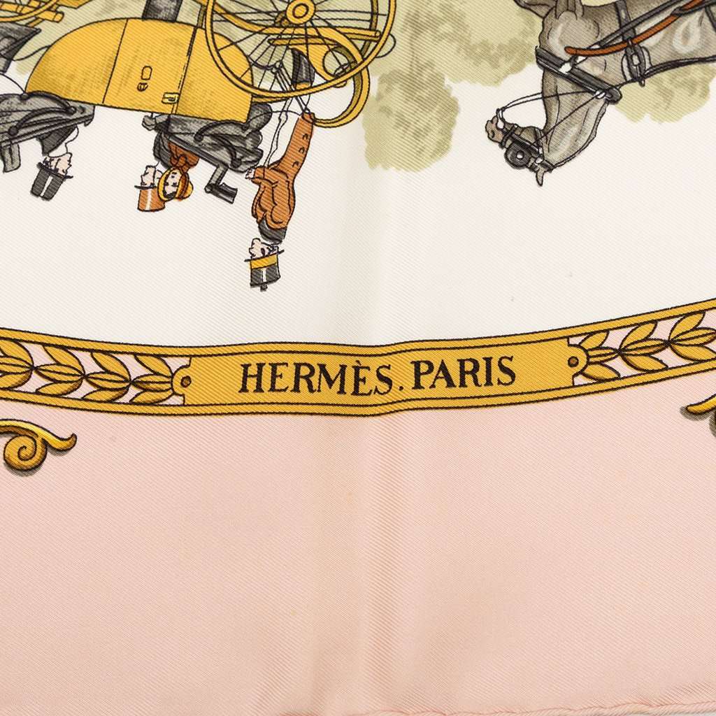 Hermès La Promenade De Longchamps Silk Scarf 90 Pink Very good condition - Back View