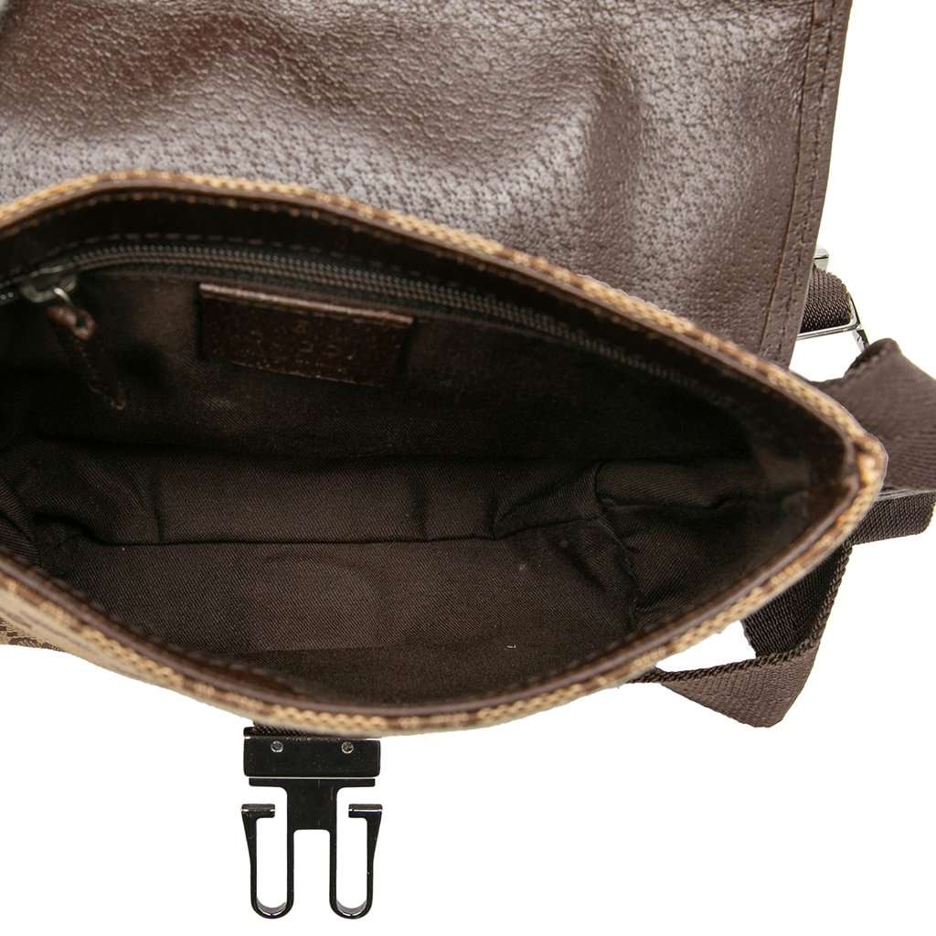 Gucci GG Canvas Belt Bag Beige Very good - Model View