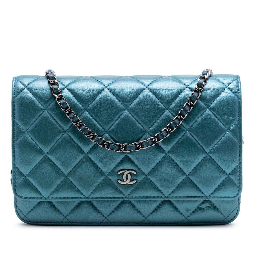 Chanel CC Quilted Metallic Lambskin Wallet On Chain Blue Leather Very good condition - Front View
