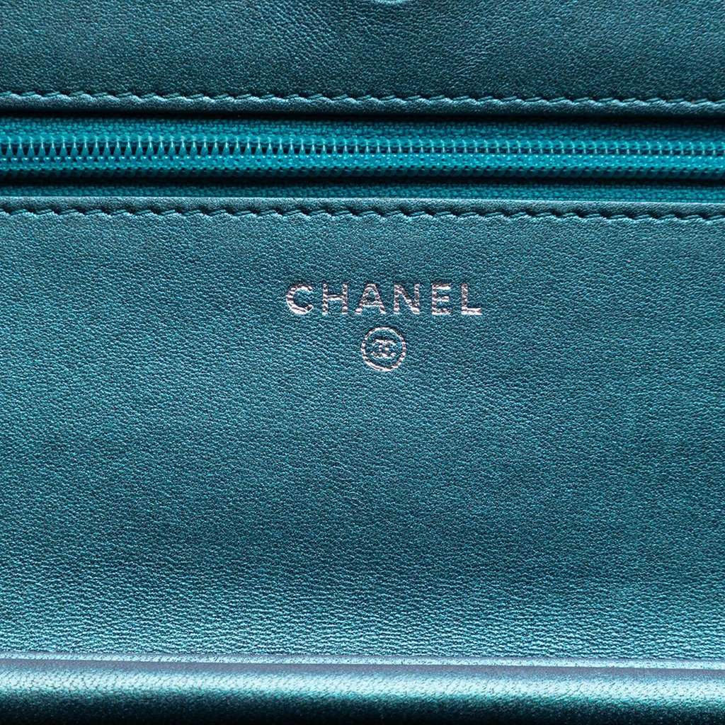Chanel CC Quilted Metallic Lambskin Wallet On Chain Blue Leather Very good condition - Box View
