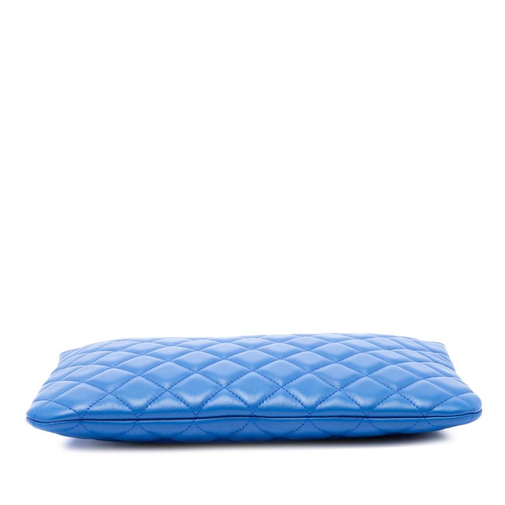 Chanel Medium Quilted Lambskin O Case Clutch Blue Leather Very good - Inside View