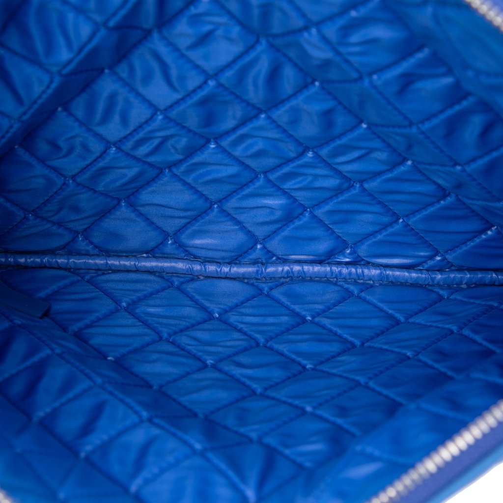 Chanel Medium Quilted Lambskin O Case Clutch Blue Leather Very good - Model View