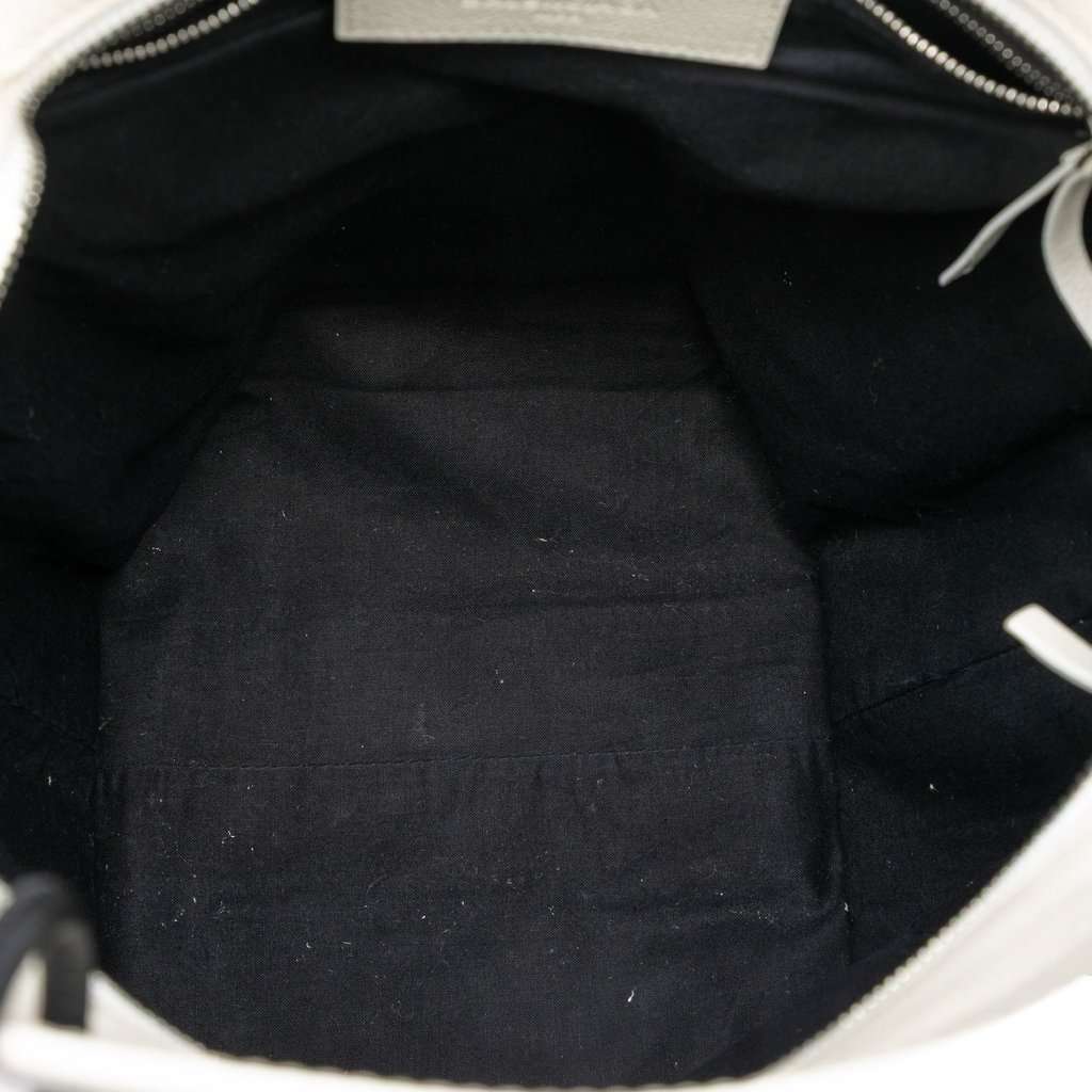 Balenciaga Large Calfskin Logo North South Shopping Tote White Leather Very good condition - Model View