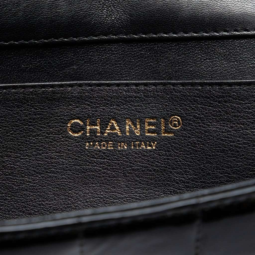 Chanel Chocolate Bar Patent Clutch Black Leather Very good condition - Box View