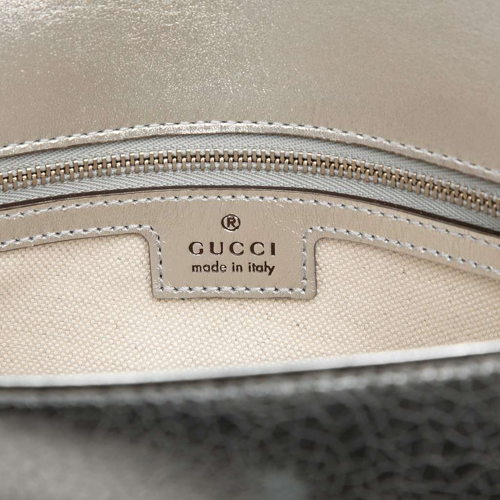 Gucci Metallic Textured Calfskin Asymmetric Horsebit 1955 Shoulder Bag Silver Leather Very good condition - Box View