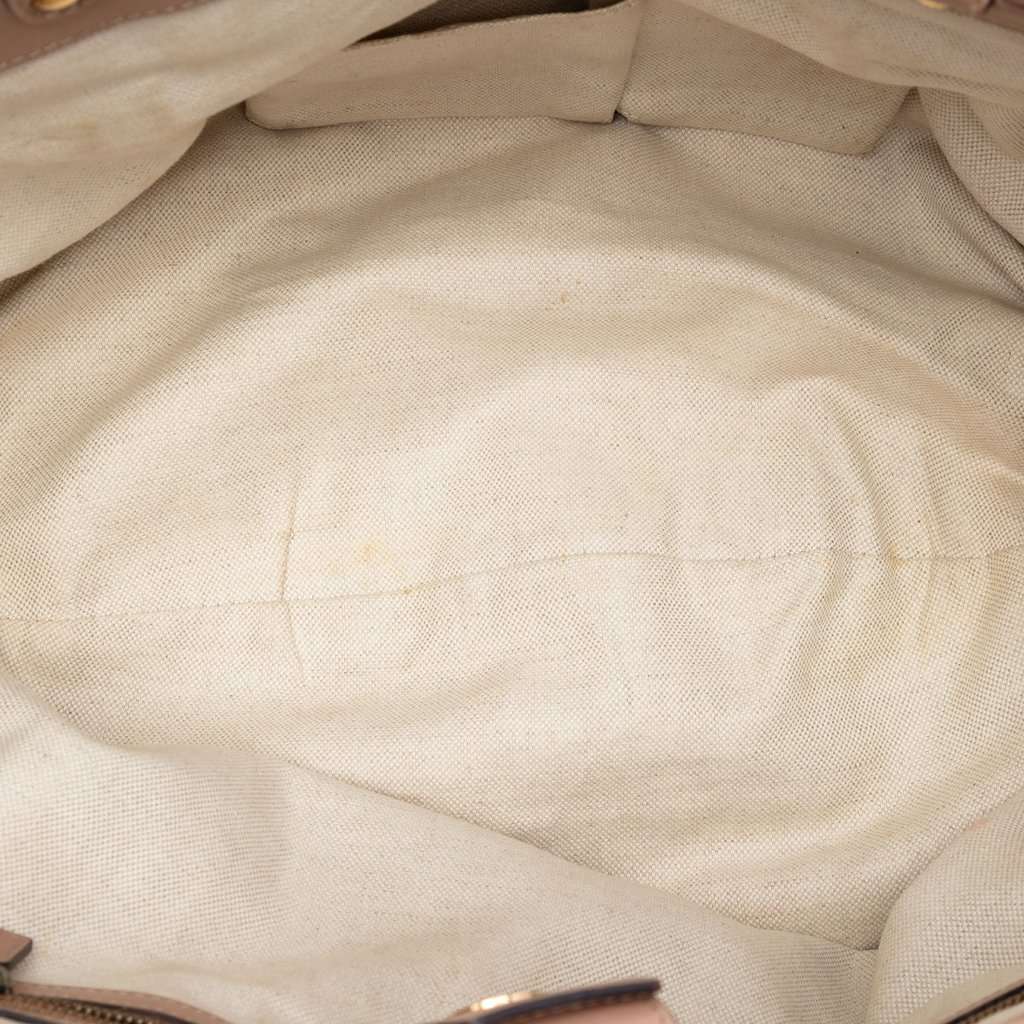 Gucci Large GG Canvas Scarlett Tote Beige Very good condition - Model View
