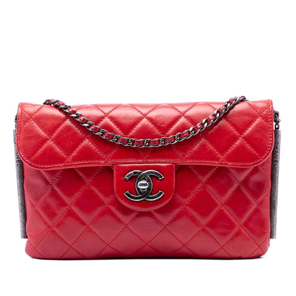 Chanel CC Quilted Lambskin Embossed LAX Single Flap Red Leather Very good condition - Front View