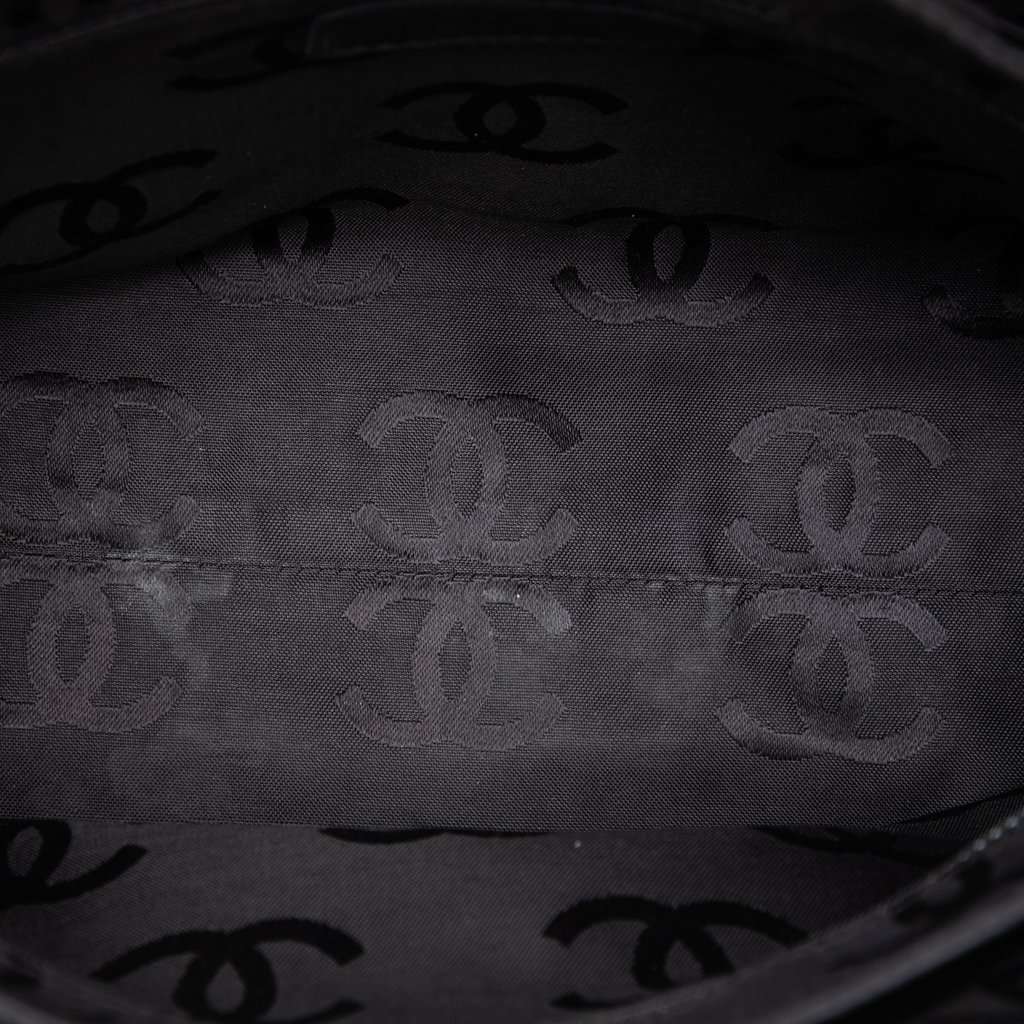 Chanel CC Quilted Suede Wild Stitch Flap Black Leather Very good condition - Model View
