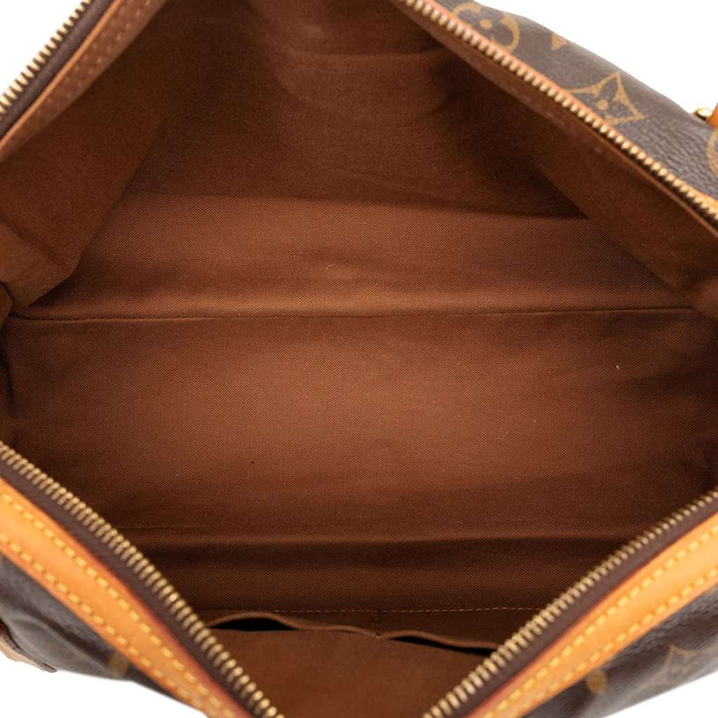 Louis Vuitton Monogram Stresa PM Brown Good condition - Model View