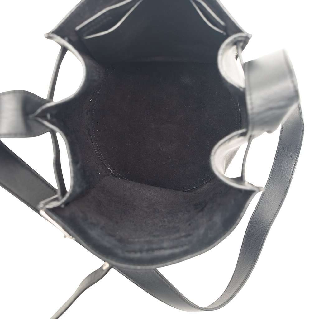 Celine Nano Leather Big Bag Bucket Crossbody Black Leather Very good condition - Model View